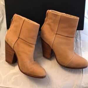 Rag & Bone Buttery Soft Palomino Tan Leather Block Heel Ankle Boots 👢👢 Size 7.5